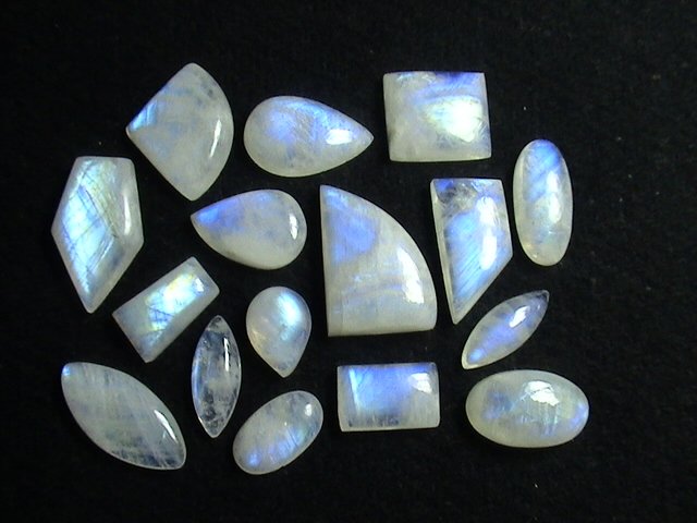 moonstone-natural-stones