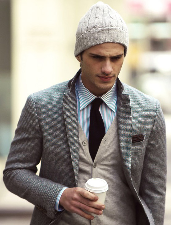 styling-winter-hat-for-men-with-suit