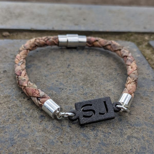https://ephorilondon.com/product/personalised-initials-brown-natural-look-beige-shoreditch-cork-vegan-bracelets-for-men/