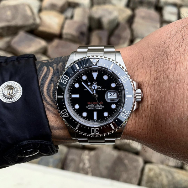 rolex-black-white-silver-oyster-perpetual-date-just-sea-dweller-mens-luxury-watches-uk-black-beaded-bracelets-for-men-matching-mens-gifts